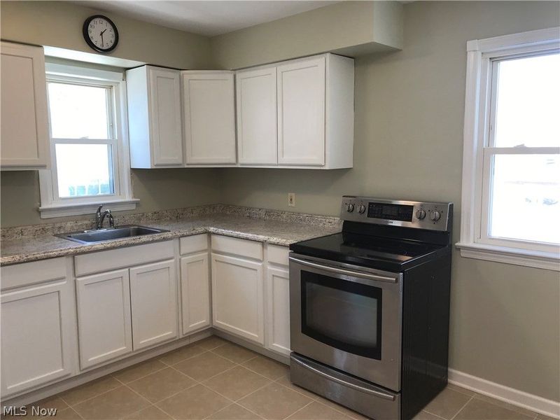 2710 Stanfield Drive, Parma, OH 44134 Photo 3