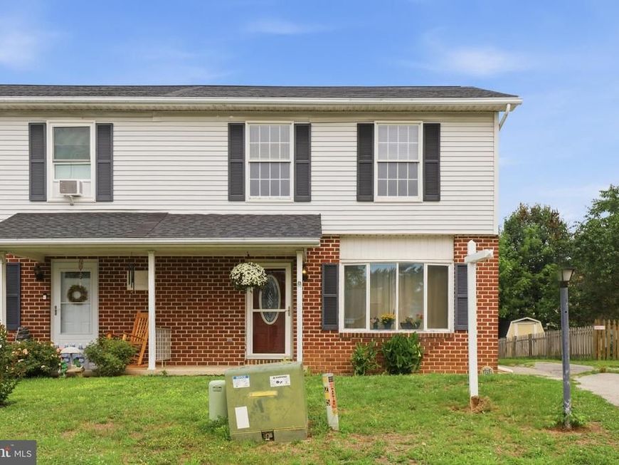 16 E Lakeview Drive, Littlestown, PA 17340 Main Photo