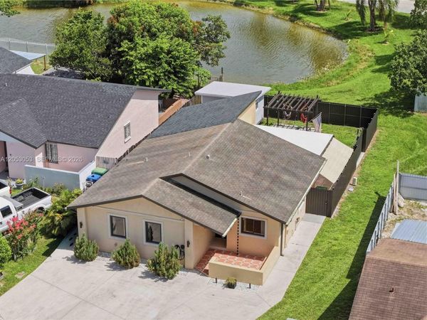 5094 NW 195th Ln, Miami Gardens, FL 33055