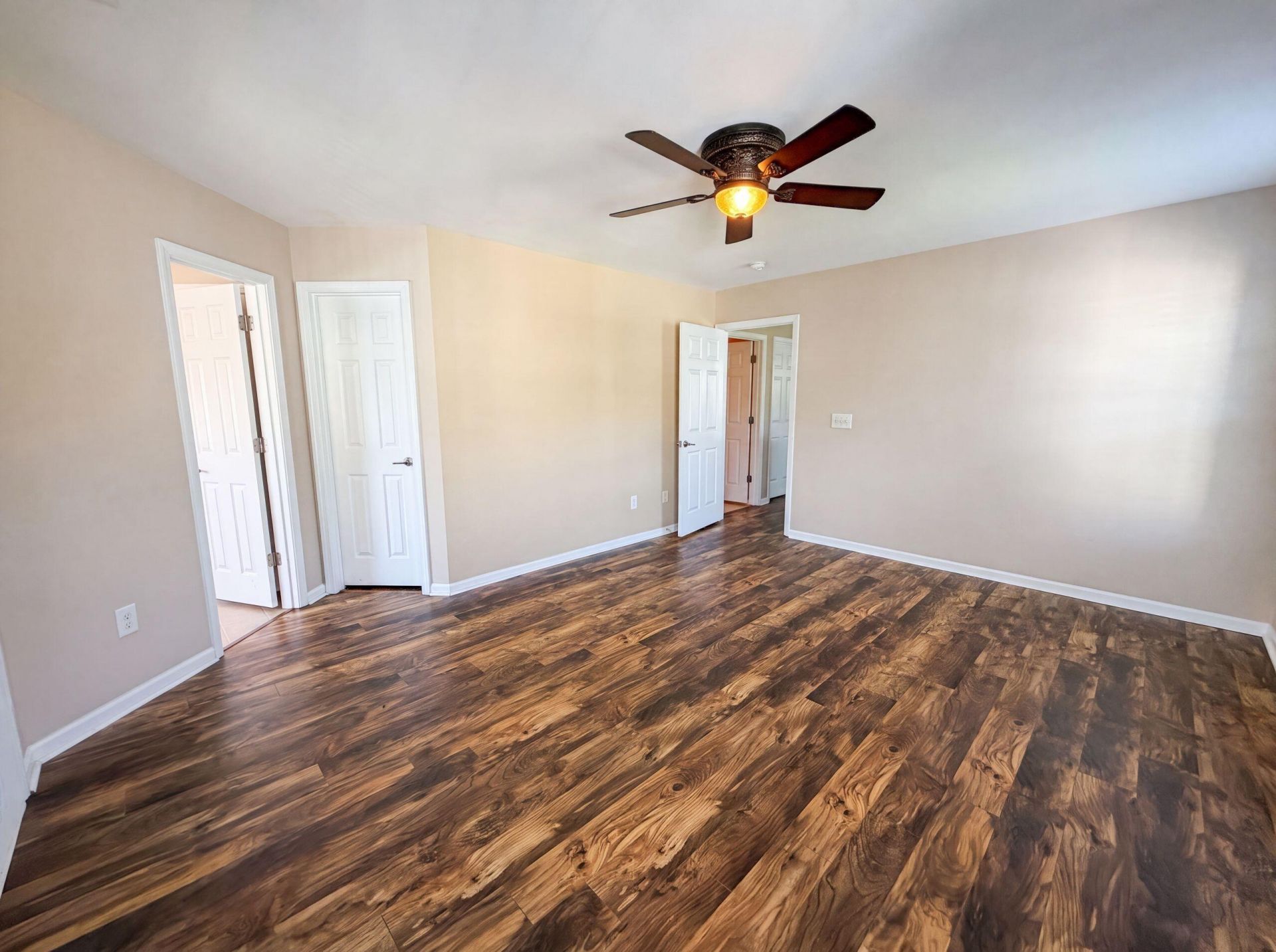 9006 Parlor Drive Photo 13