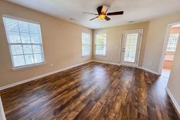 9006 Parlor Drive photo 4