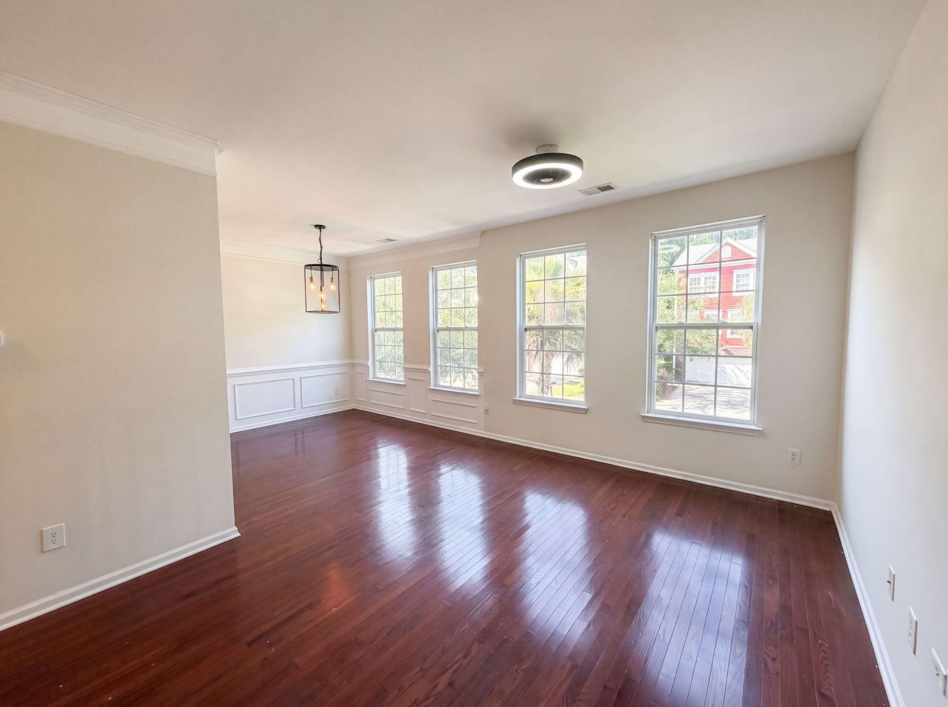 9006 Parlor Drive Photo 7