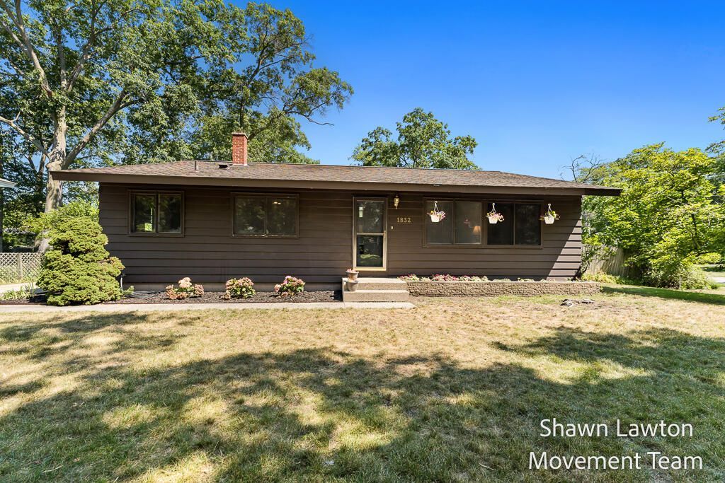 1832 Southwood Avenue, Norton Shores, MI 49441 Main Photo