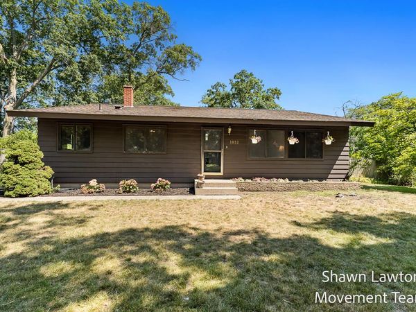 1832 Southwood Avenue, Norton Shores, MI 49441