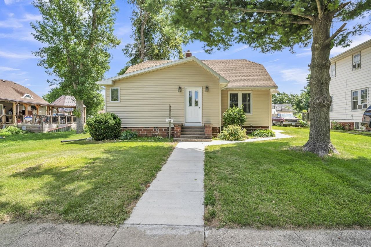 130 N Central Avenue , Hartley, IA 51346 Main Photo