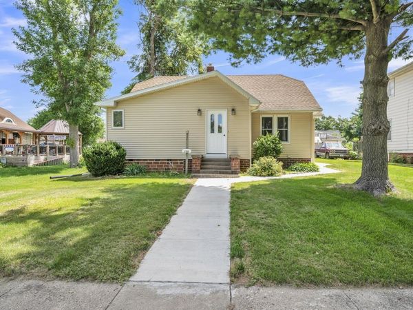 130 N Central Avenue , Hartley, IA 51346