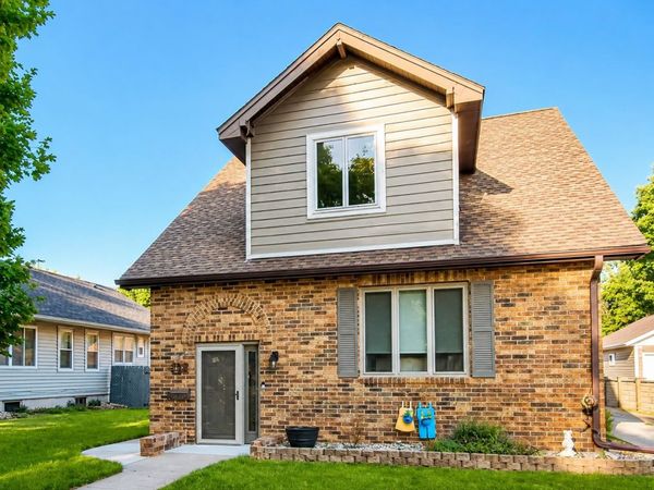 412 N 8th Street , Estherville, IA 51334