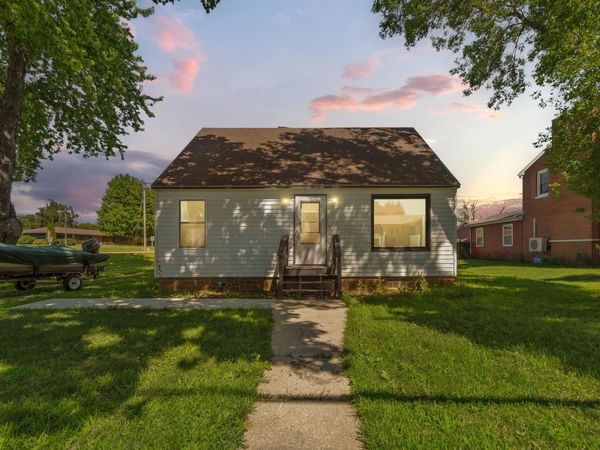 100 5th Street Street , Armstrong, IA 50514