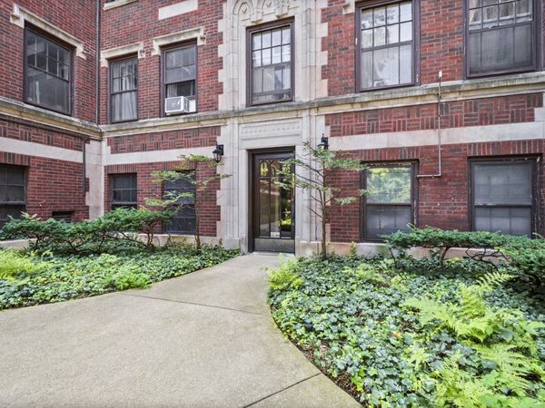 906 OAKTON Street , Unit 2, Evanston, IL 60202