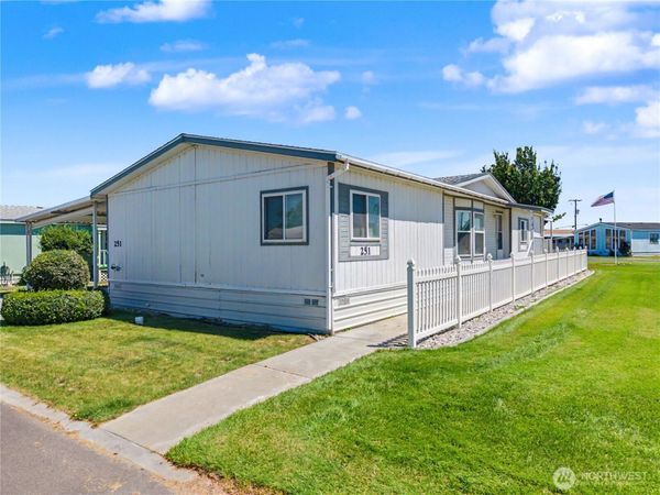 2240 W Broadway Avenue , Unit 251, Moses Lake, WA 98837