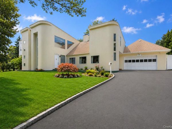 23 Wildwood Lane , Greenvale, NY 11548