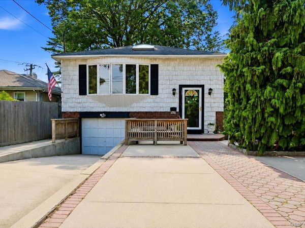 167 Lyon Street , Valley Stream, NY 11580