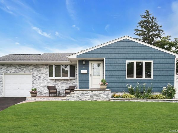 5 Stagg Lane , Commack, NY 11725