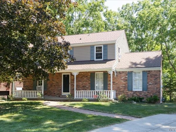 1215 Carriage Drive , East Aurora, NY 14052