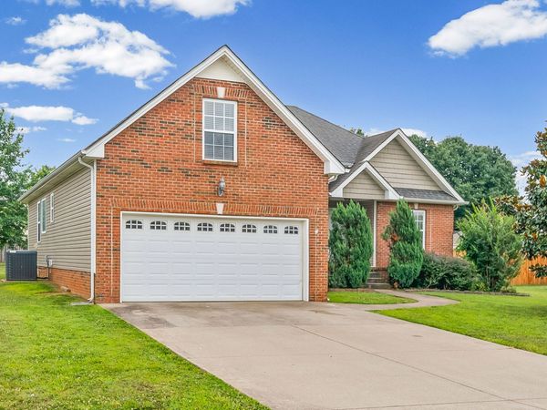 3932 Gaine Dr, Clarksville, TN 37040