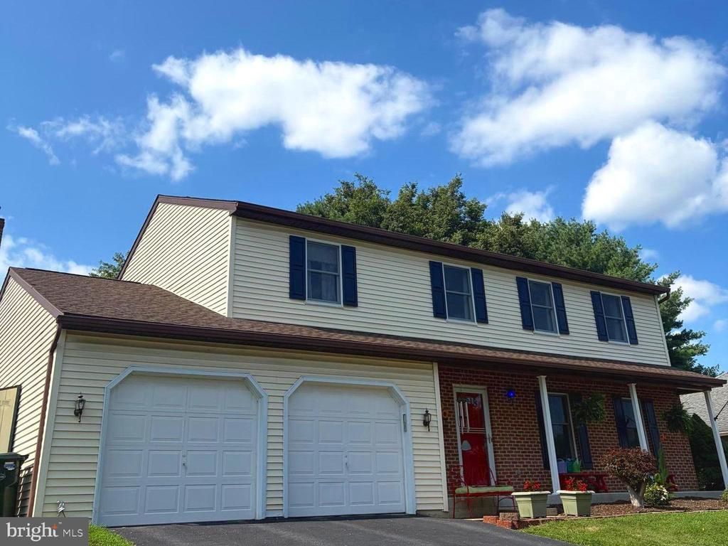205 KNOB CREEK LANE, YORK, PA 17402
