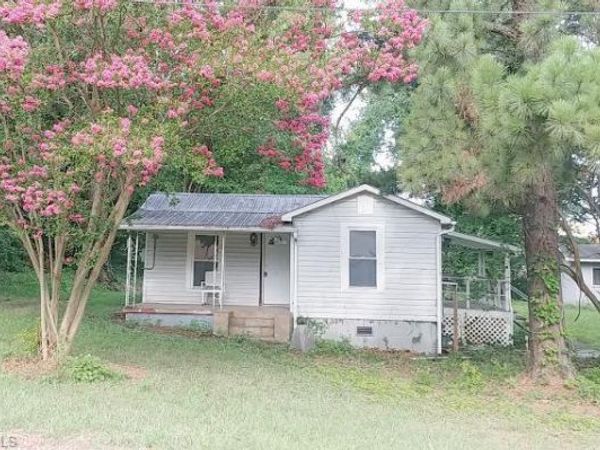416-418 Ridgeway Place , High Point, NC 27260