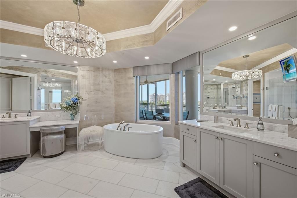 13665 Vanderbilt Dr, Unit 603, Naples, FL 34110 Photo