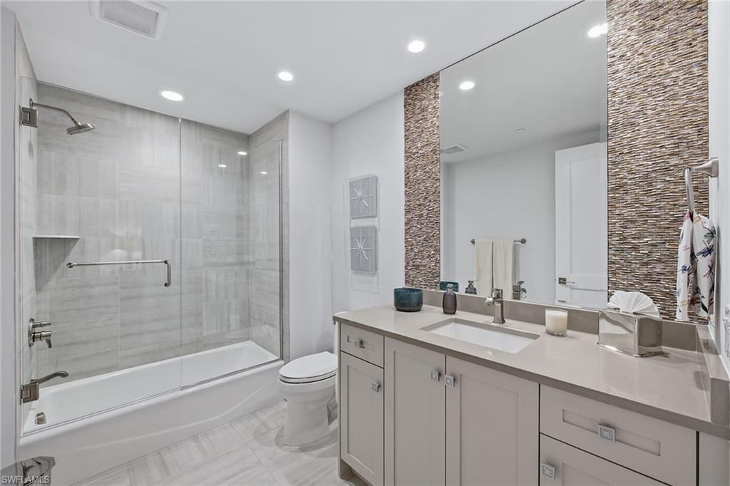 13665 Vanderbilt Dr, Unit 603, Naples, FL 34110 Photo