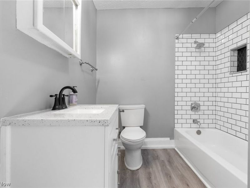 912 Starkweather Avenue, Cleveland, OH 44113 Photo 16
