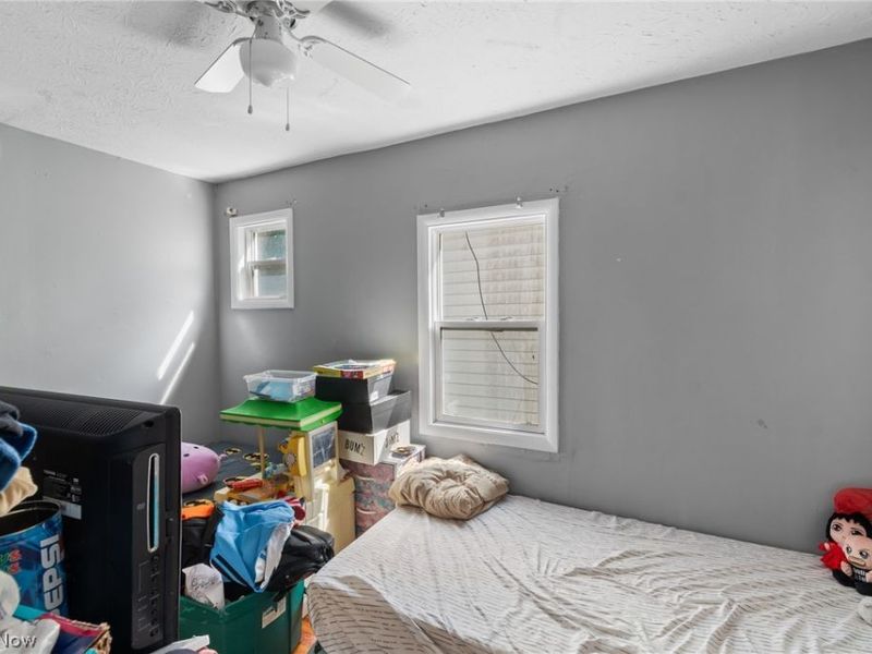 912 Starkweather Avenue, Cleveland, OH 44113 Photo 26