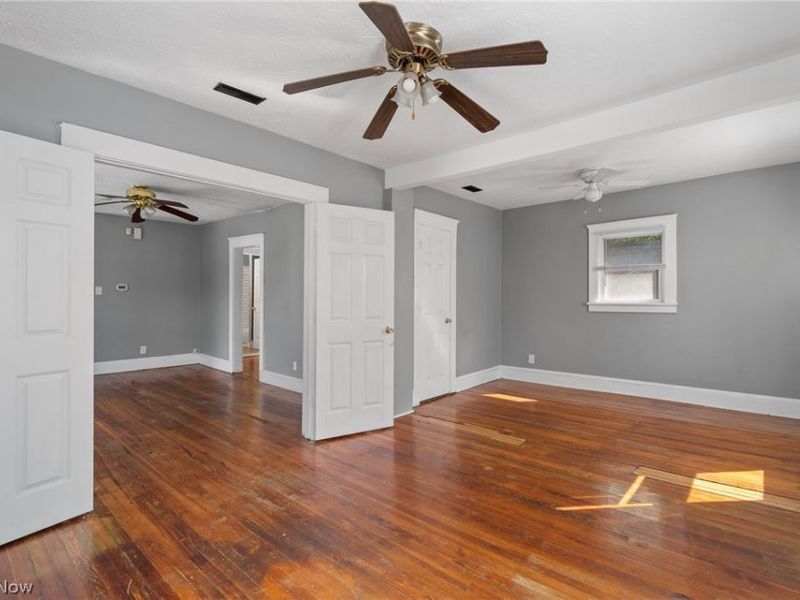 912 Starkweather Avenue, Cleveland, OH 44113 Photo 6