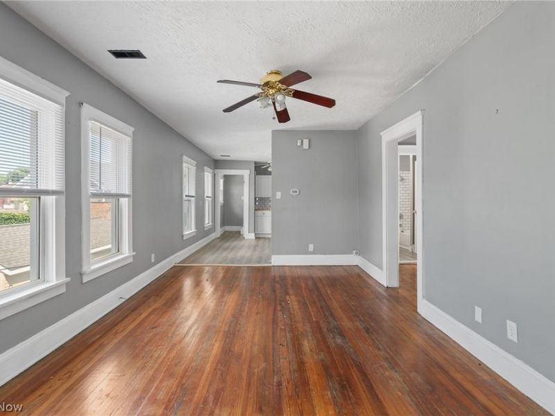 912 Starkweather Avenue, Cleveland, OH 44113 Photo 8