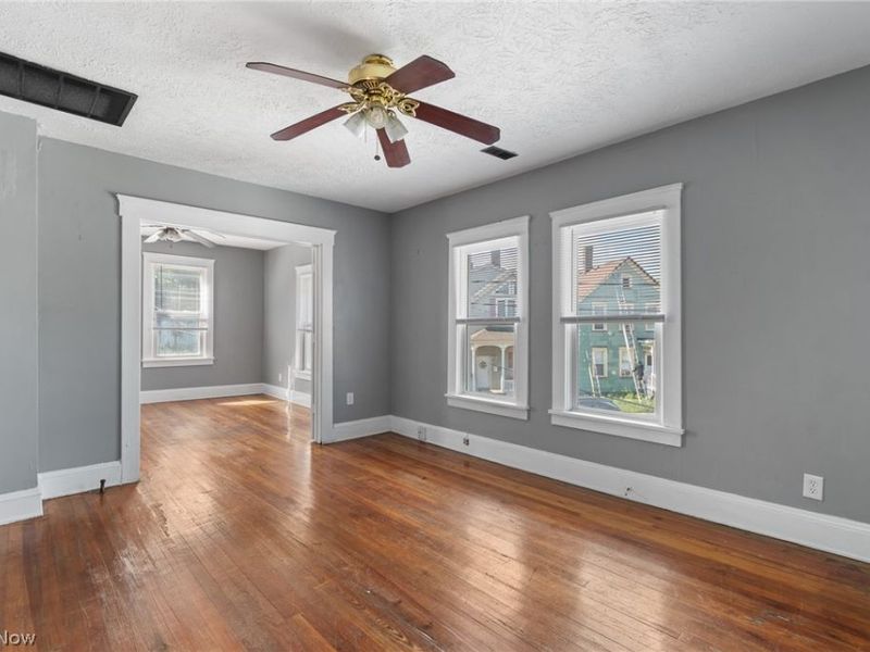912 Starkweather Avenue, Cleveland, OH 44113 Photo 9