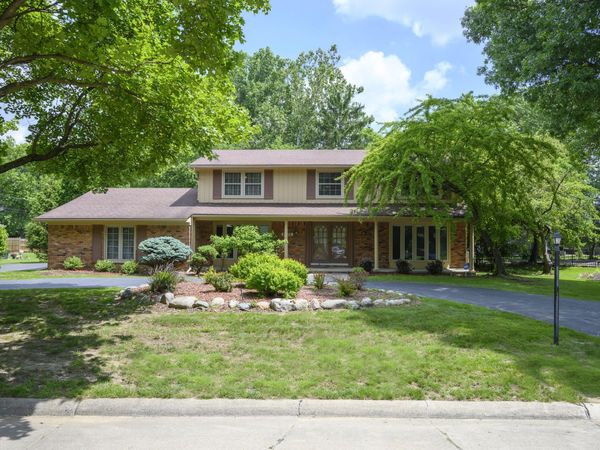 28550 Tavistock Trail, Southfield, MI 48034