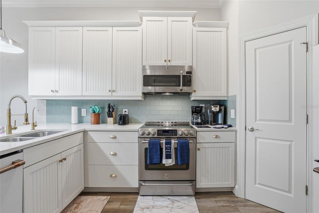 3162 Moorings Drive , Saint Petersburg, FL 33712 Photo