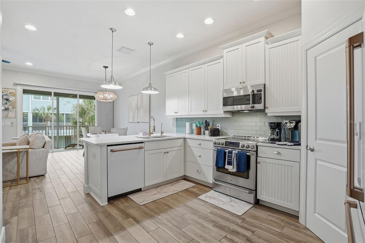 3162 Moorings Drive , Saint Petersburg, FL 33712 Photo