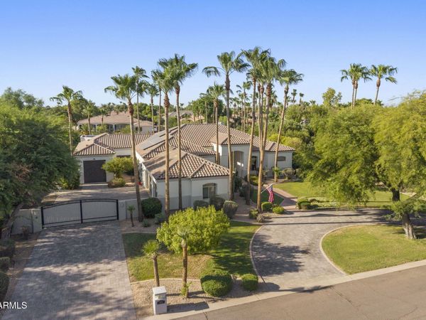 2656 E Taurus Place, Chandler, AZ 85249
