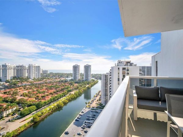 3625 N Country Club Dr , Unit PH2, Aventura, FL 33180