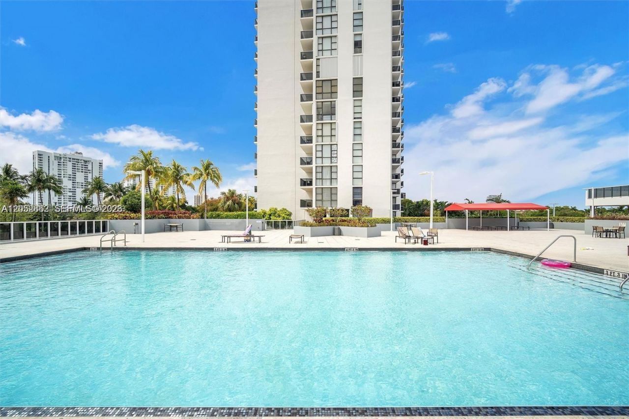 3625 N Country Club Dr, Unit PH2, Aventura, FL 33180 Photo