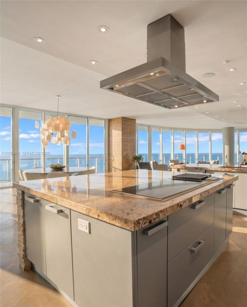 100 S Pointe Dr , Unit 2905, Miami Beach, FL 33139 Photo