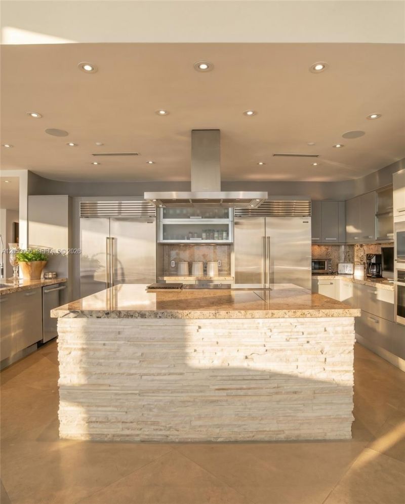100 S Pointe Dr , Unit 2905, Miami Beach, FL 33139 Photo