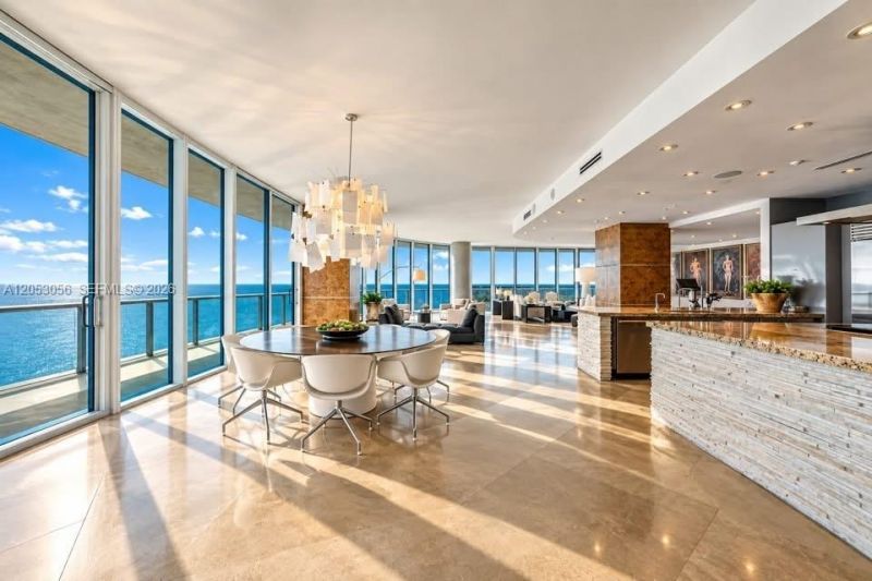 100 S Pointe Dr, Unit 2905, Miami Beach, FL 33139 Photo