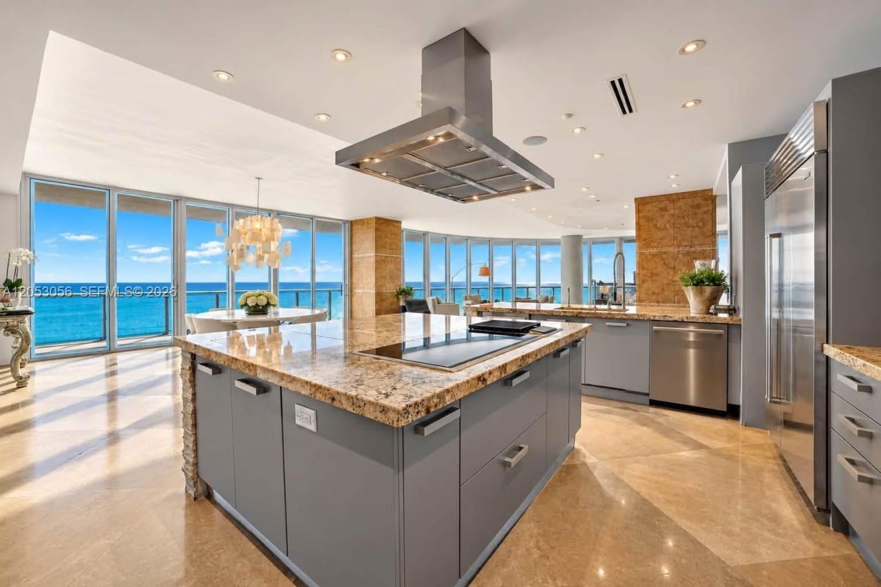 100 S Pointe Dr, Unit 2905, Miami Beach, FL 33139 Photo
