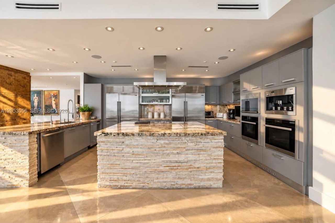 100 S Pointe Dr, Unit 2905, Miami Beach, FL 33139 Photo
