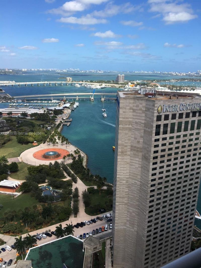 325 S Biscayne Blvd, Unit 4320, Miami, FL 33131 Photo