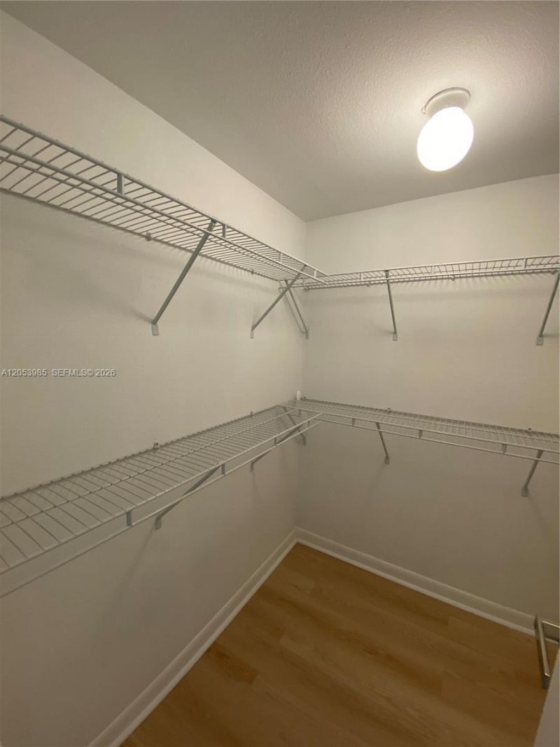 9350 Fontainebleau Blvd , Unit 609, Miami, FL 33172 Photo