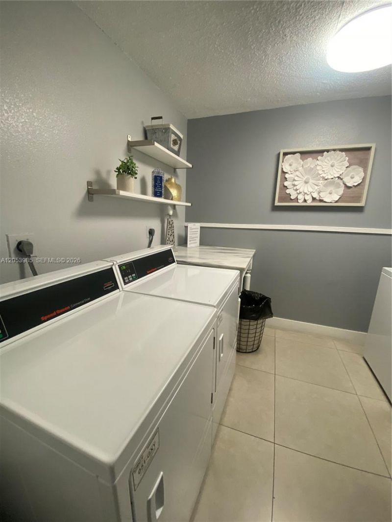 9350 Fontainebleau Blvd , Unit 609, Miami, FL 33172 Photo