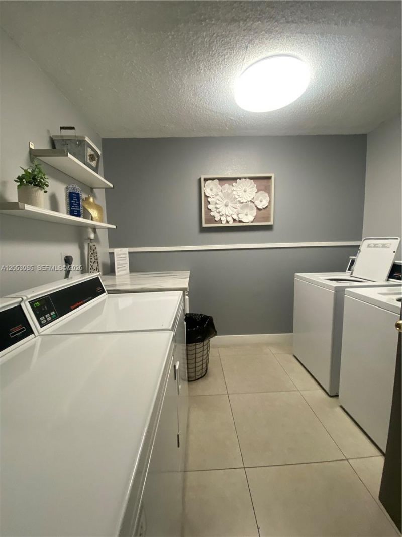 9350 Fontainebleau Blvd , Unit 609, Miami, FL 33172 Photo