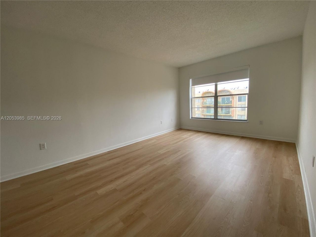 9350 Fontainebleau Blvd , Unit 609, Miami, FL 33172 Photo