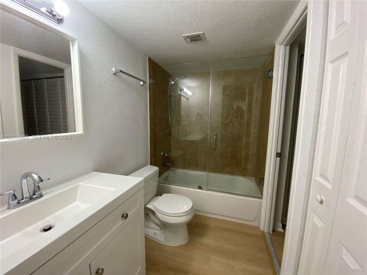 9350 Fontainebleau Blvd , Unit 609, Miami, FL 33172 Photo