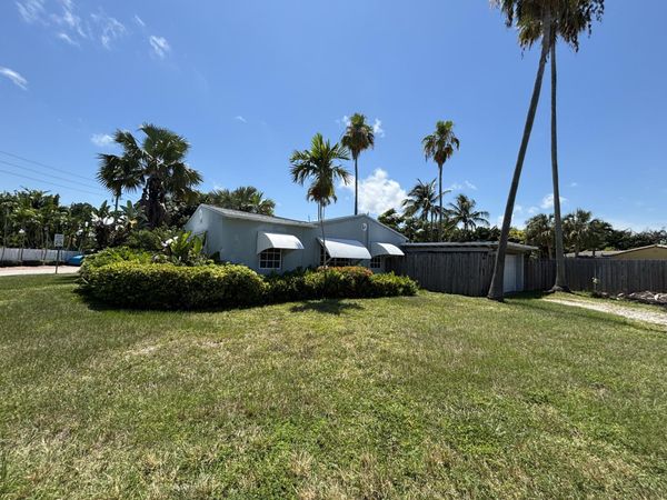 1749 NE 15th Street, Fort Lauderdale, FL 33304