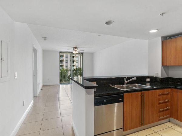 610 CLEMATIS Street, Unit 527, West Palm Beach, FL 33401