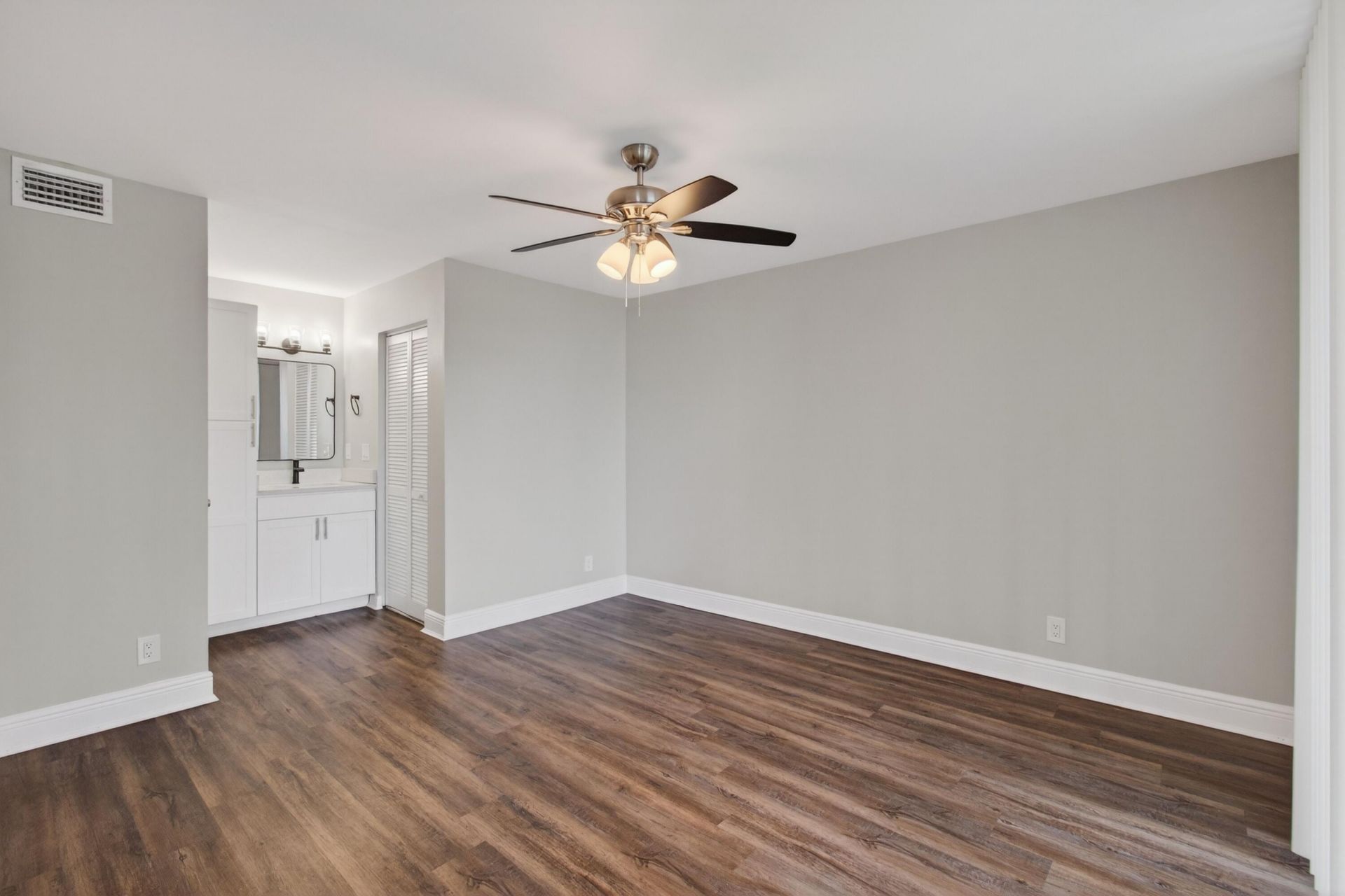 714 Executive Center Drive, Unit 13, West Palm Beach, FL 33401 Photo