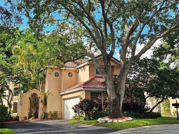10091 NW 5 Street, Plantation, FL 33324