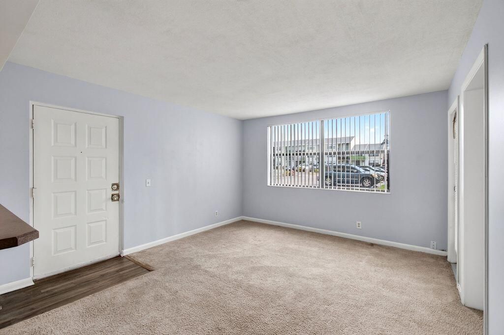 718 Executive Center Drive, Unit 16, West Palm Beach, FL 33401 Photo